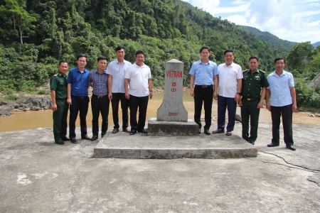 Đồng chí Vũ Mạnh Hà - Phó Bí thư Tỉnh ủy thăm, làm việc tại huyện Mường Tè