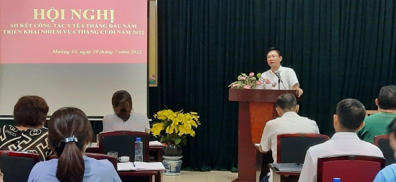 Đồng chí KIều Hải Nam – UVBTV _ Phó chủ tịch UBND Huyện phát biểu tại hội nghị