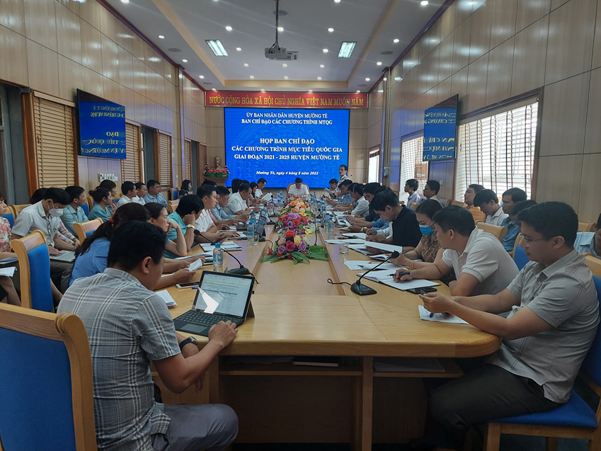 Toàn cảnh cuộc họp BCĐ các chương trình mục tiêu quốc gia giai đoạn 2021 - 2025 huyện Mường Tè