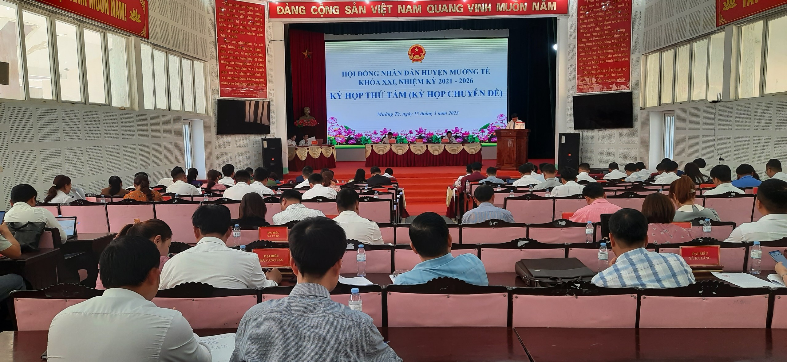 Kỳ họp thứ 8 (kỳ họp chuyên đề) Hội đồng Nhân dân huyện Mường Tè khóa XXI, nhiệm kỳ 2021-2026